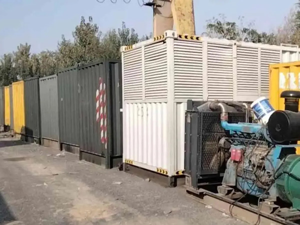 马龙200KW柴油发电机机组每小时油耗是多少?